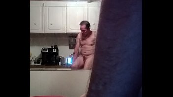 solo masculine getting off