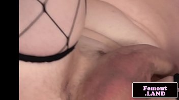 tatted trap fucktoys her rosy pucker